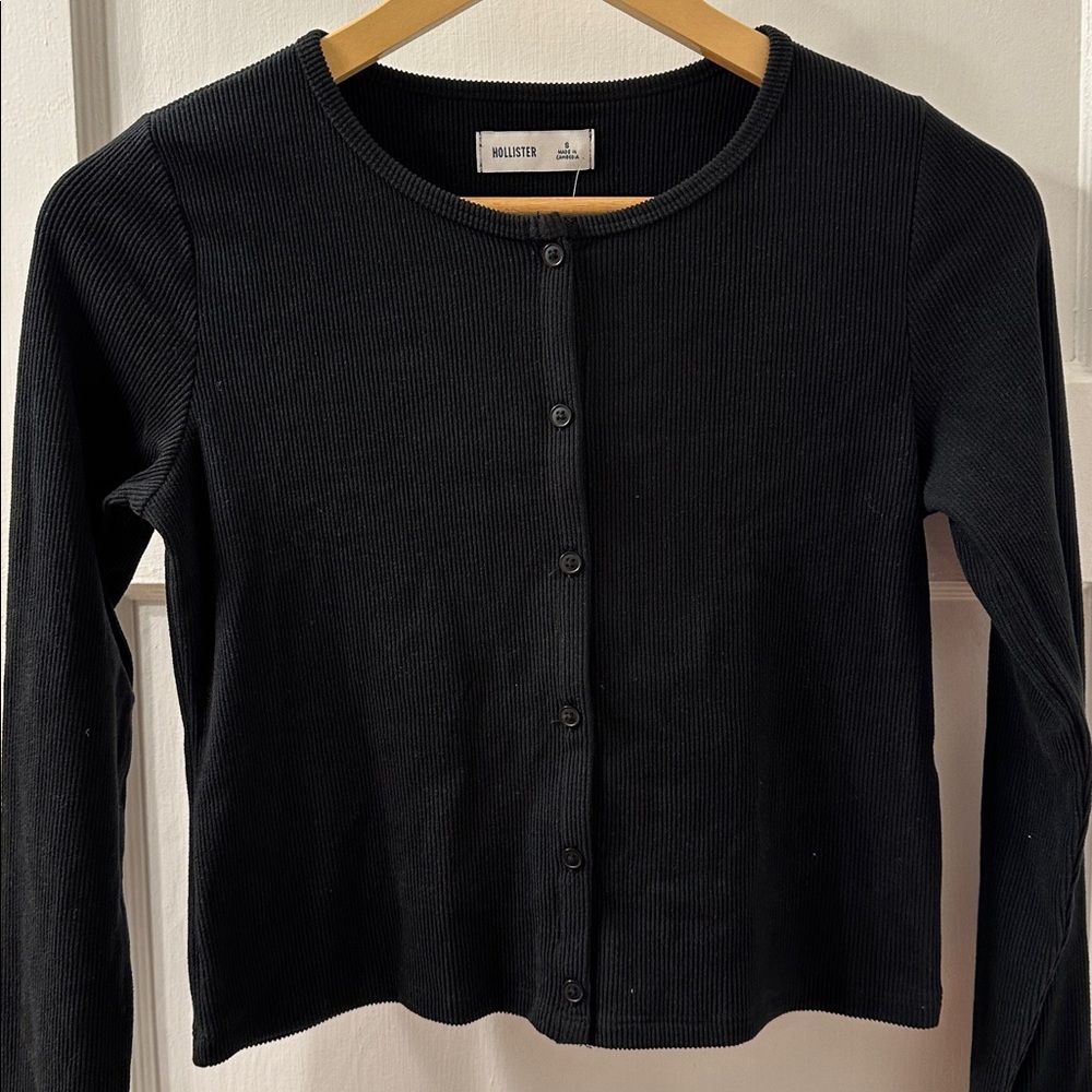 NWT Hollister Black Cropped Ribbed Long Sleeve w/Buttons